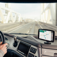 Le GPS TomTom Go Premium offre des prestations de voiture connectée