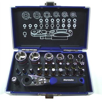 Coffret cl&eacute; &agrave; cliquet carr&eacute; 1/4'' + douilles 6 pans 5-13 mm et embouts NORAUTO 26 pi&egrave;ces