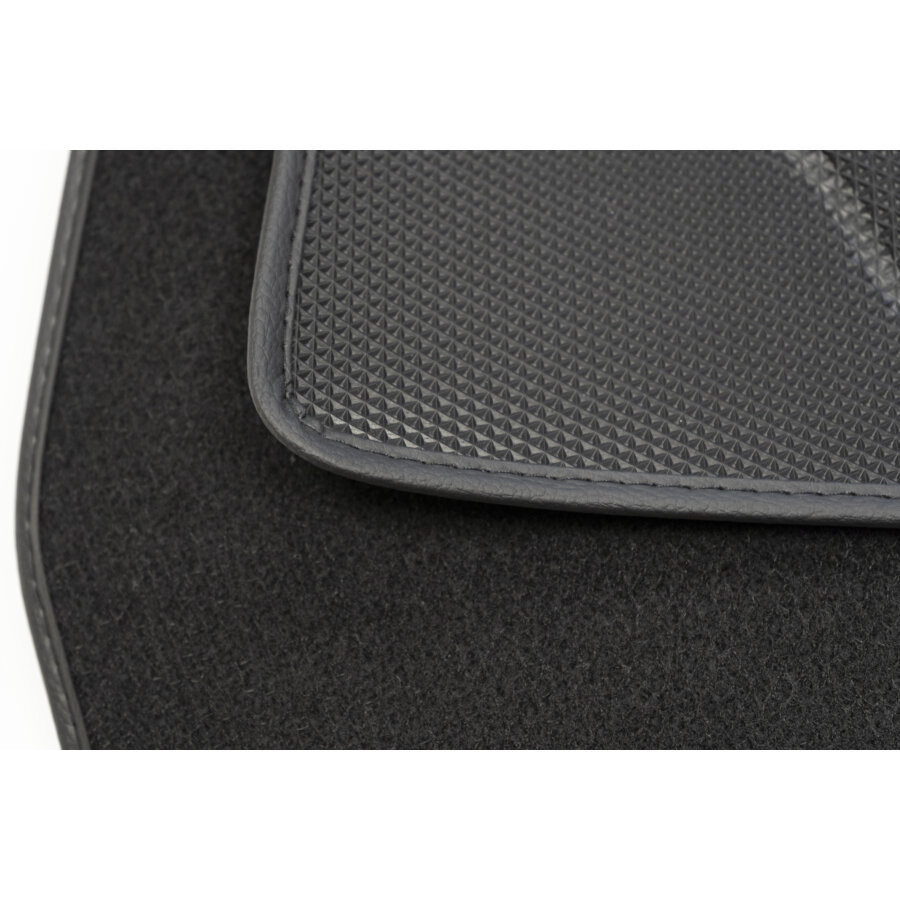 Jeu de tapis en pvc/tpr noir sur mesure norauto